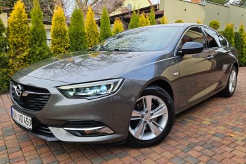 Bogata wersja wyposażenia Niski przebieg