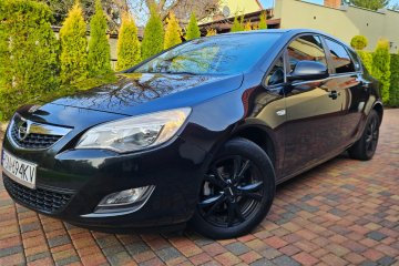 1,4 120 KM* ZAREJESTROWANY* nawigacja* PDC* opłaty do 05.2026r